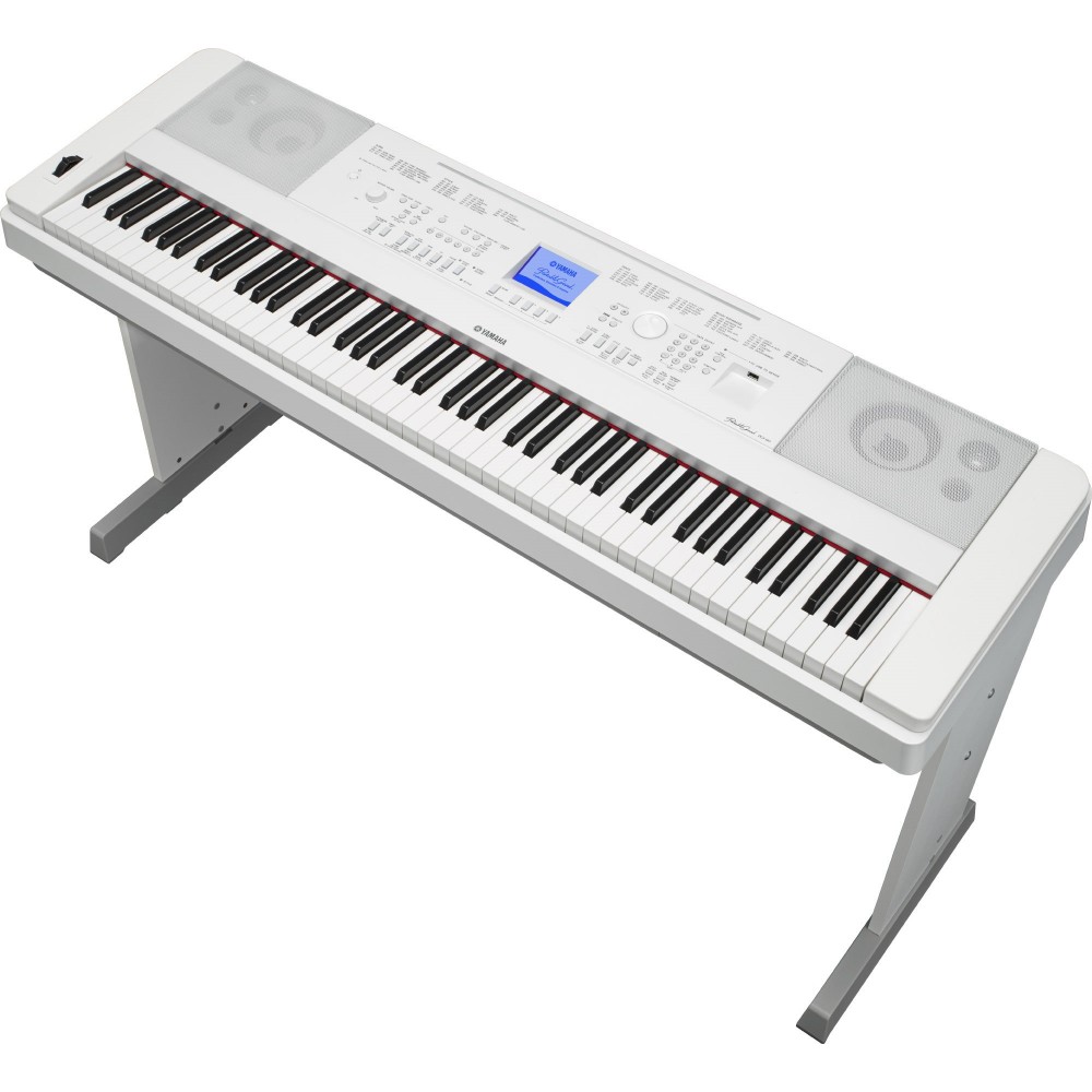 Yamaha DGX670 Portable Grand Piano